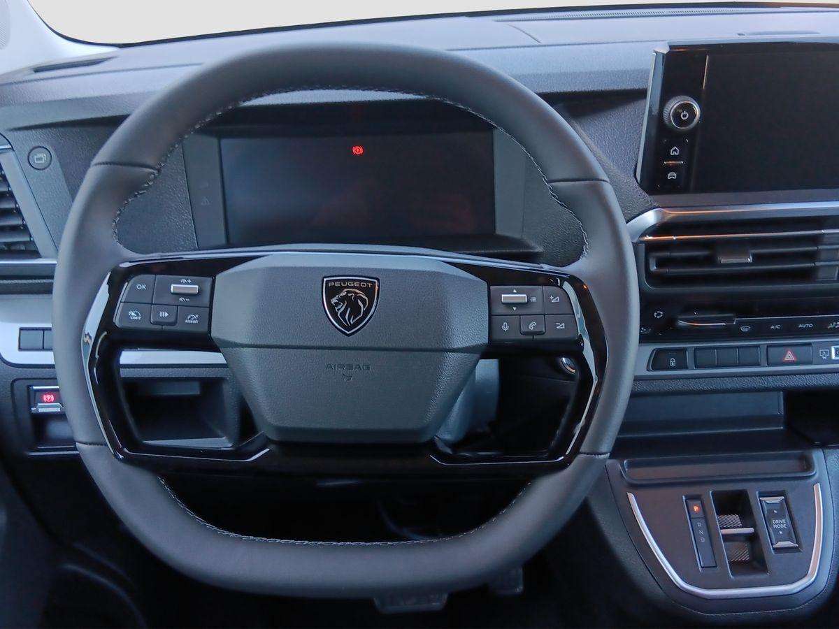 Fahrzeugbild eines Peugeot Traveller