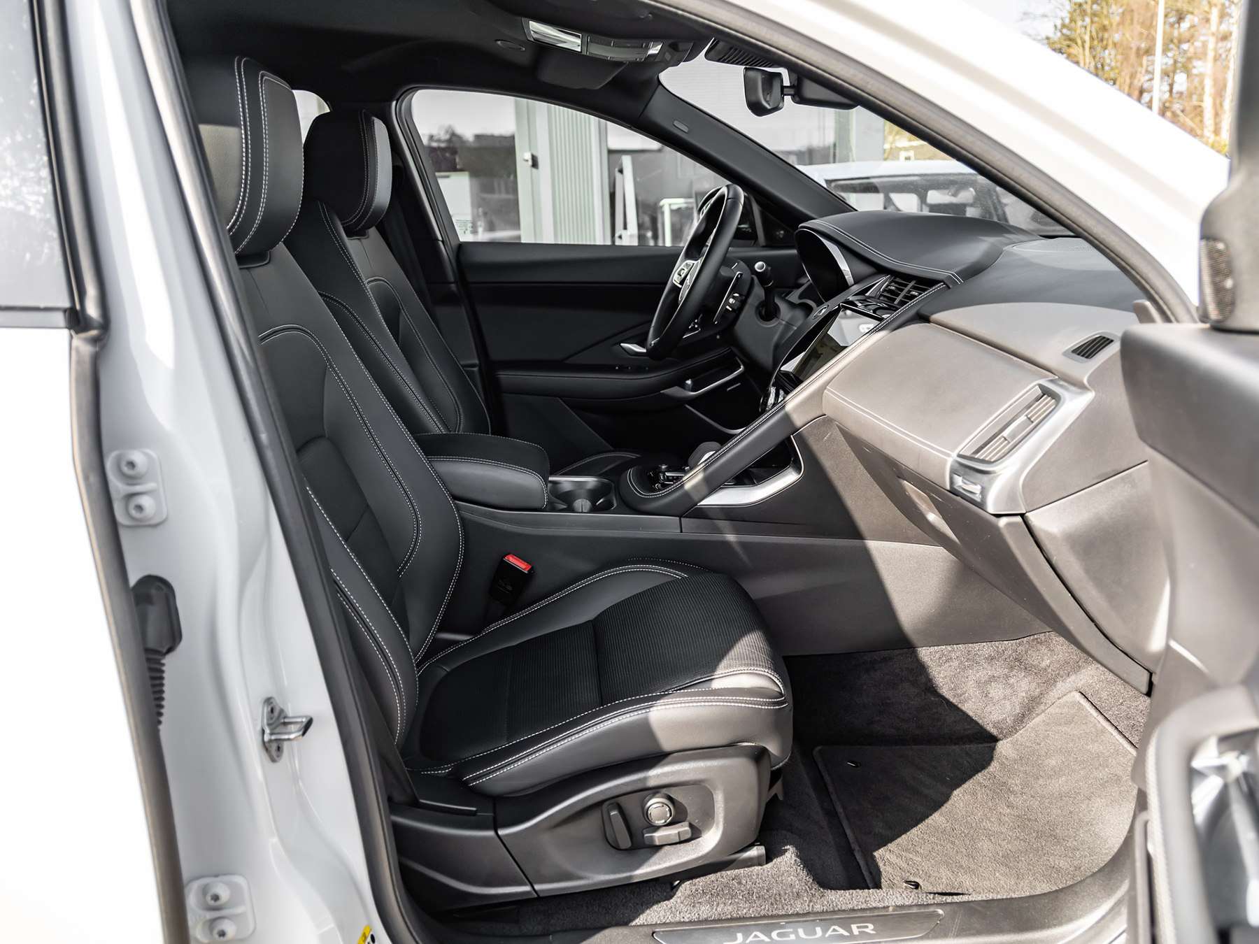 Fahrzeugbild eines Jaguar E-PACE