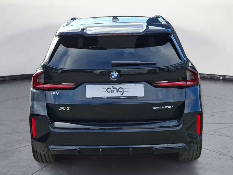 Fahrzeugbild eines BMW X1