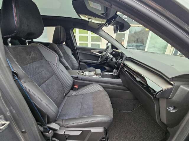 Fahrzeugbild eines Renault Rafale