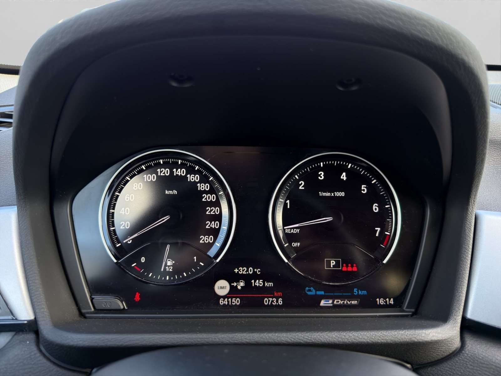 Fahrzeugbild eines BMW X1