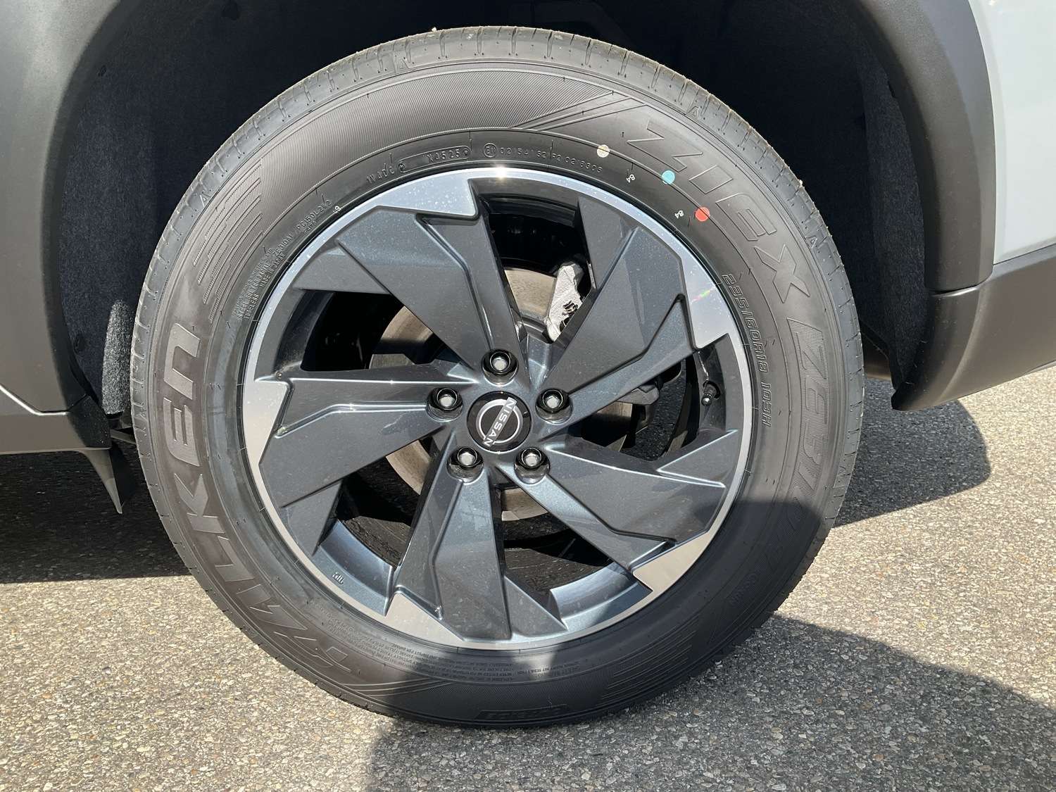 Fahrzeugbild eines Nissan X-TRAIL