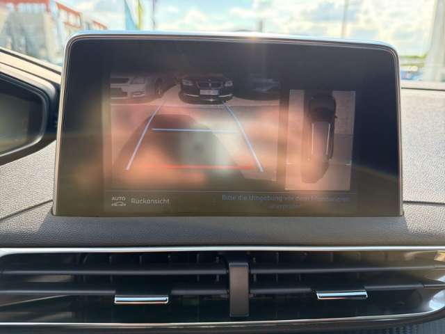 Fahrzeugbild eines Peugeot 5008