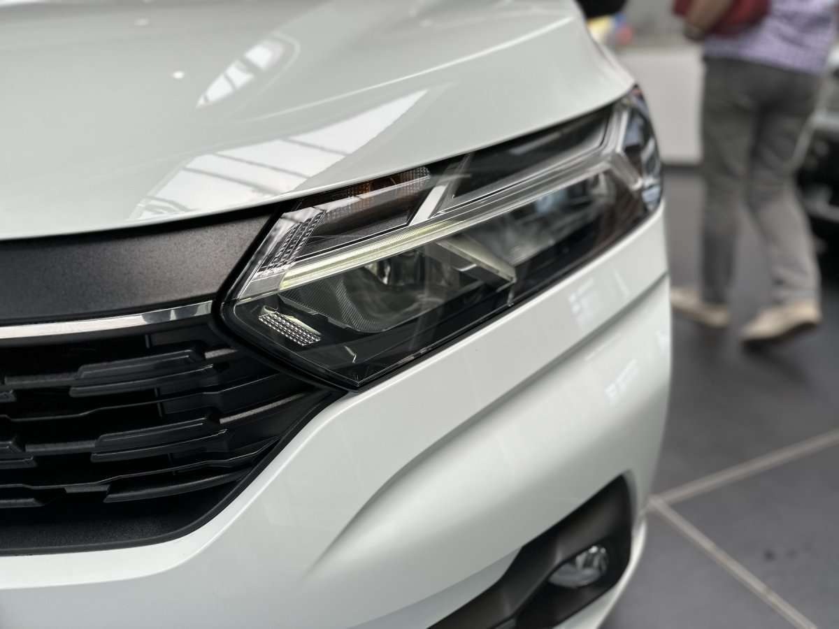 Fahrzeugbild eines Dacia Sandero