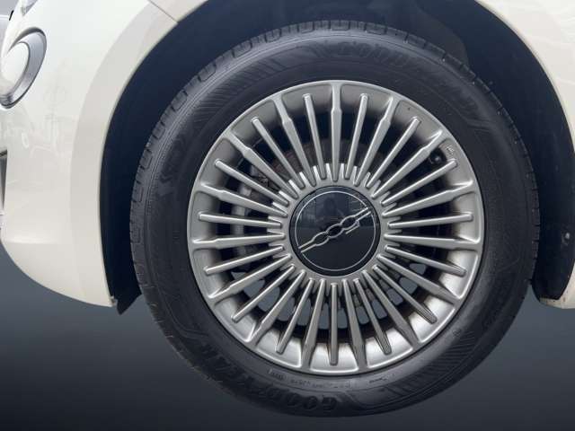 Fahrzeugbild eines Fiat 500