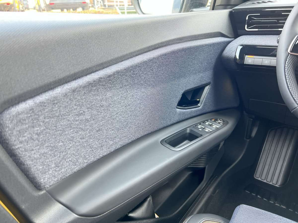 Fahrzeugbild eines Renault 5 E-TECH