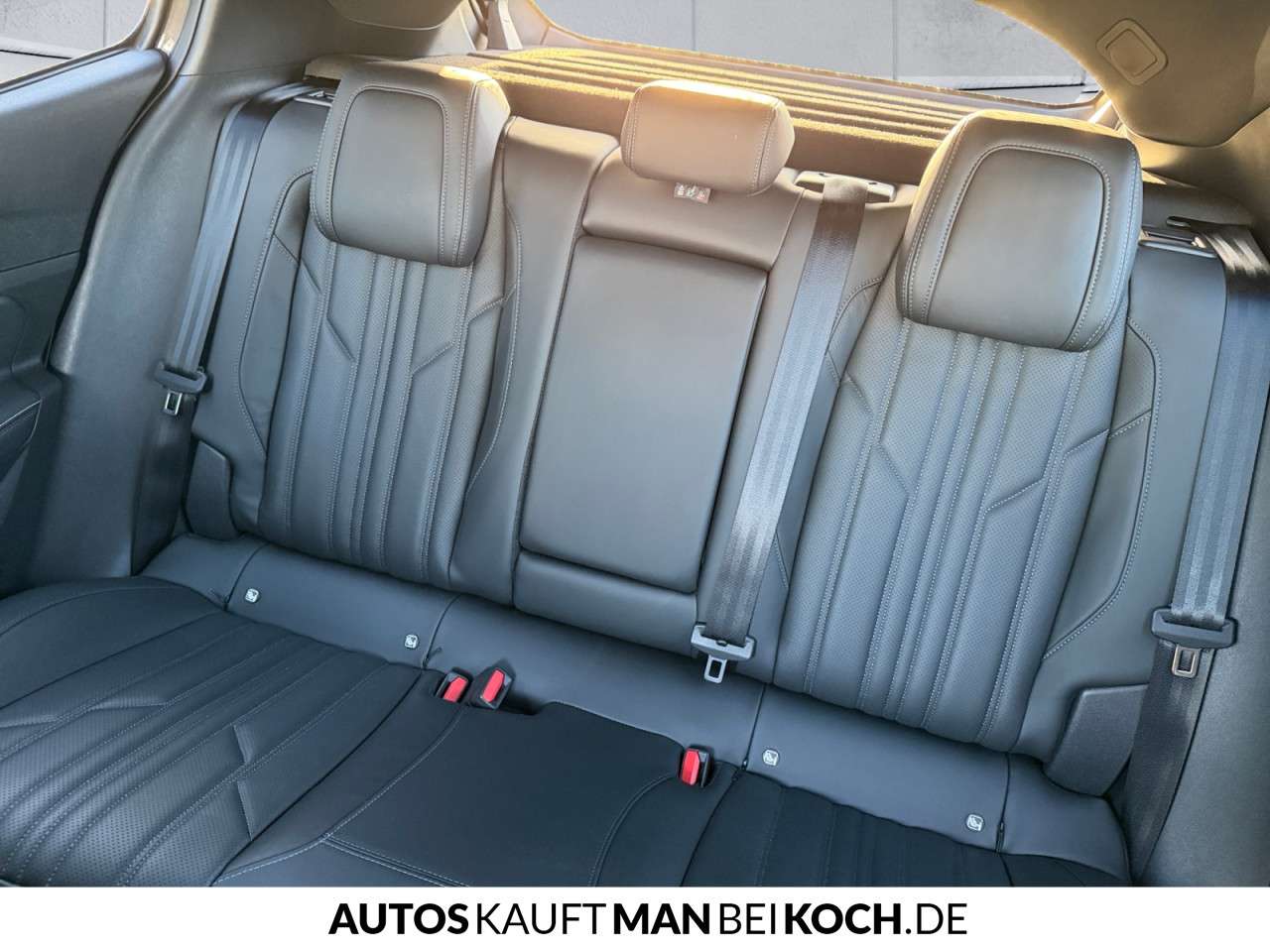 Fahrzeugbild eines Peugeot 408