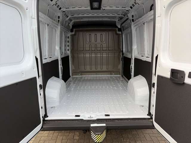 Fahrzeugbild eines Opel Movano