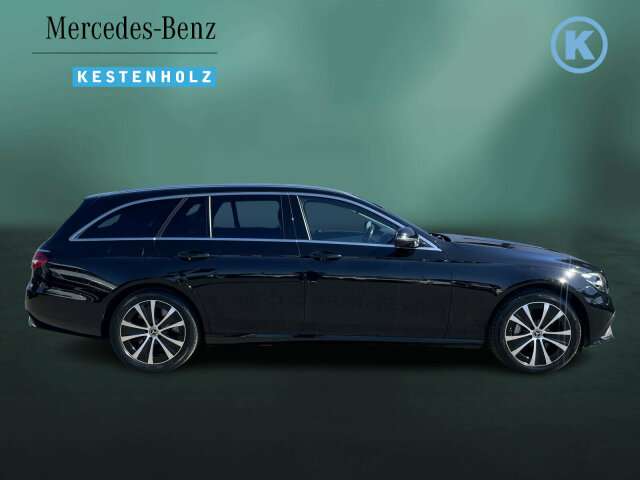 Fahrzeugbild eines Mercedes-Benz E-Klasse