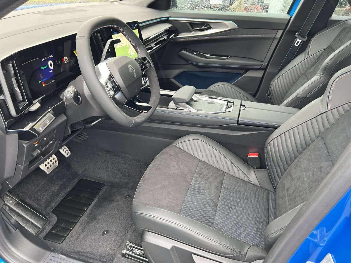 Fahrzeugbild eines Renault Rafale