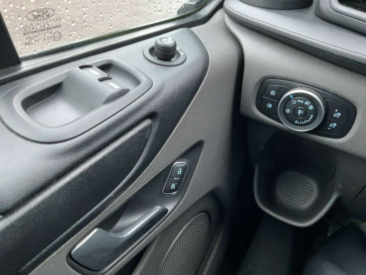 Fahrzeugbild eines Ford Transit Custom