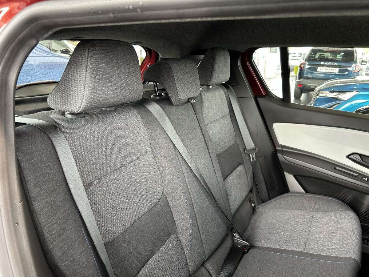 Fahrzeugbild eines Renault 4 E-TECH