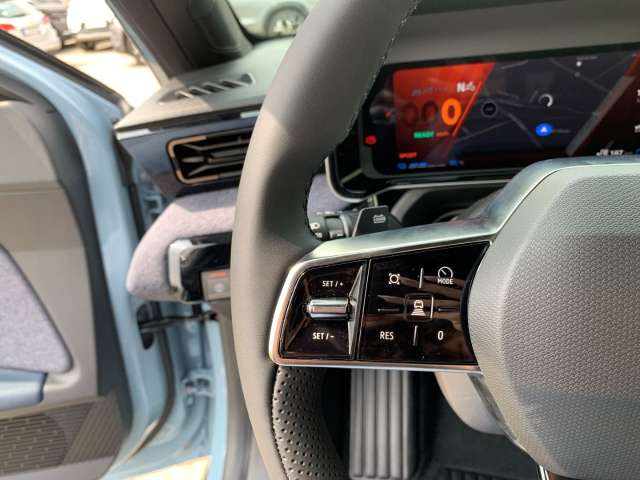 Fahrzeugbild eines Renault 4 E-TECH