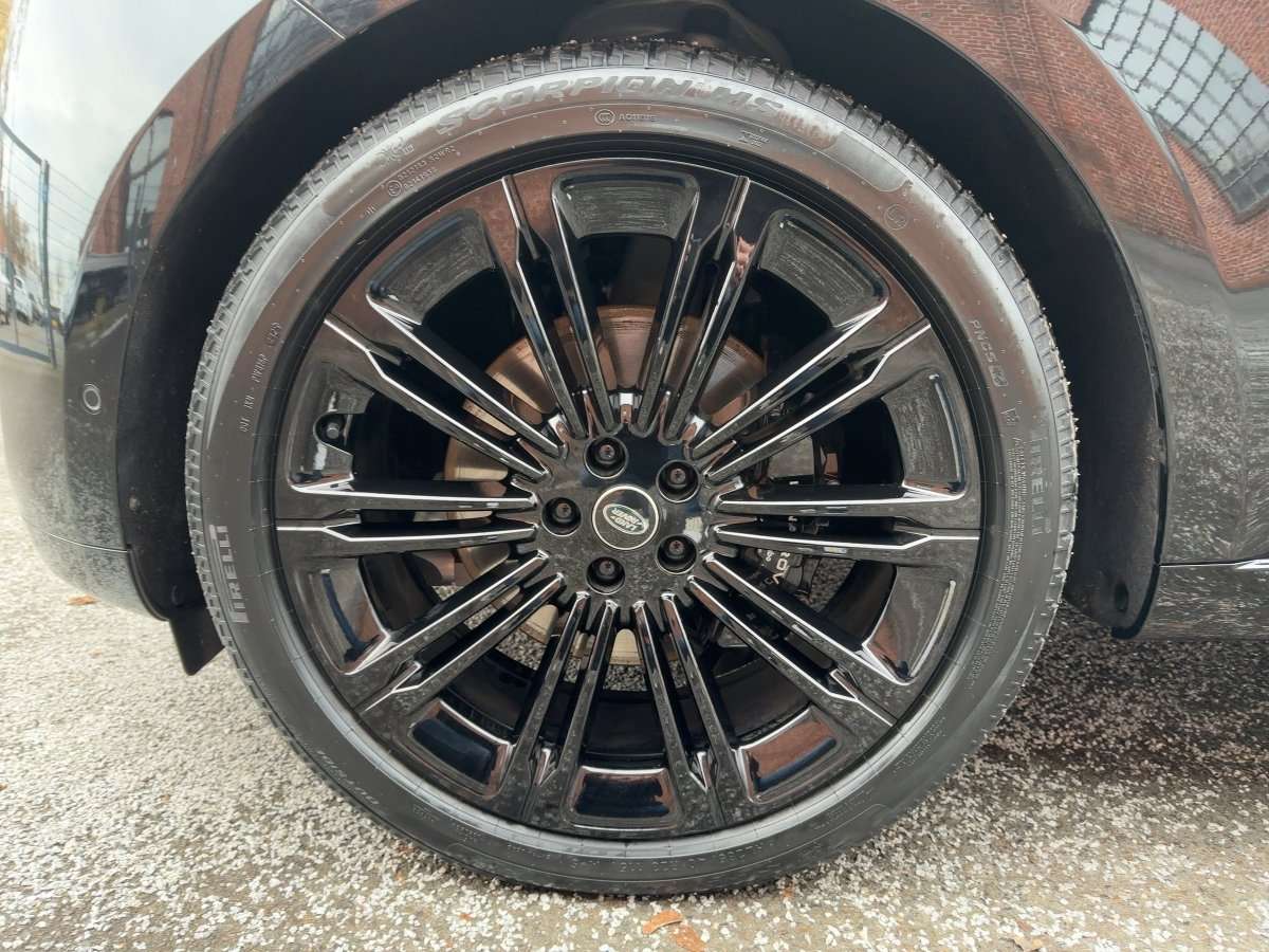 Fahrzeugbild eines Land Rover Range Rover