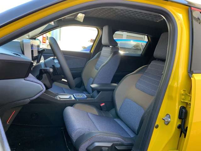 Fahrzeugbild eines Renault 5 E-TECH