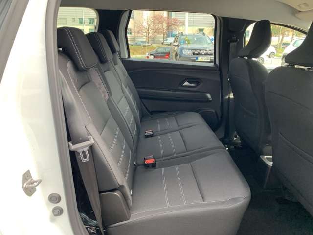 Fahrzeugbild eines Dacia Jogger