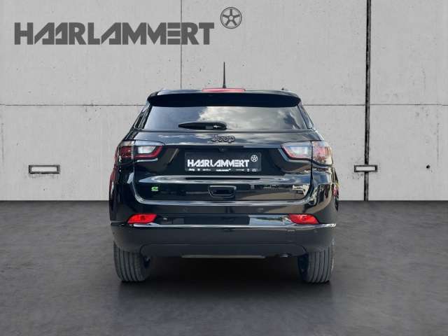 Fahrzeugbild eines Jeep Compass