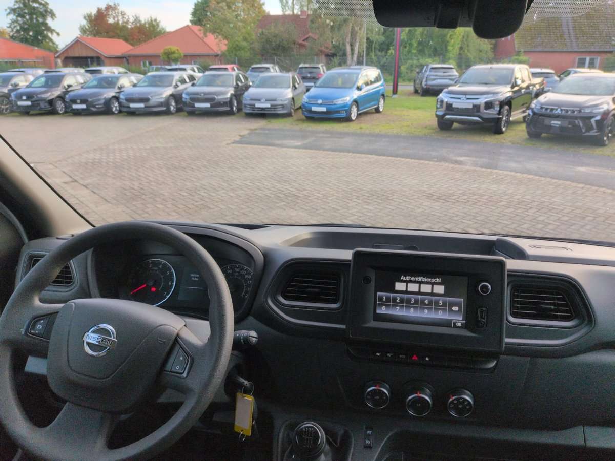 Fahrzeugbild eines Nissan Interstar