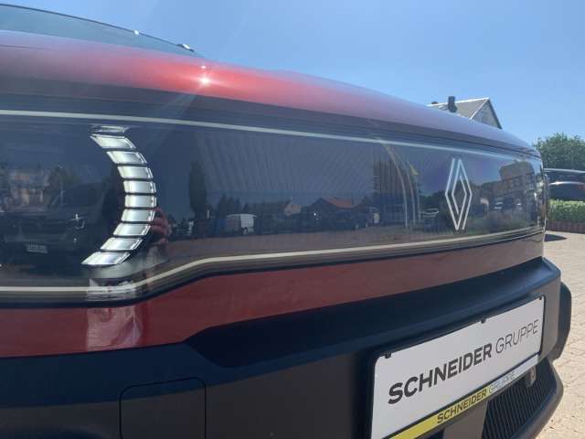 Fahrzeugbild eines Renault 4 E-TECH