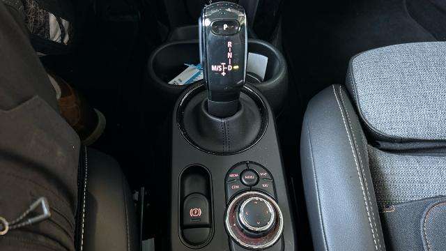 Fahrzeugbild eines MINI COOPER