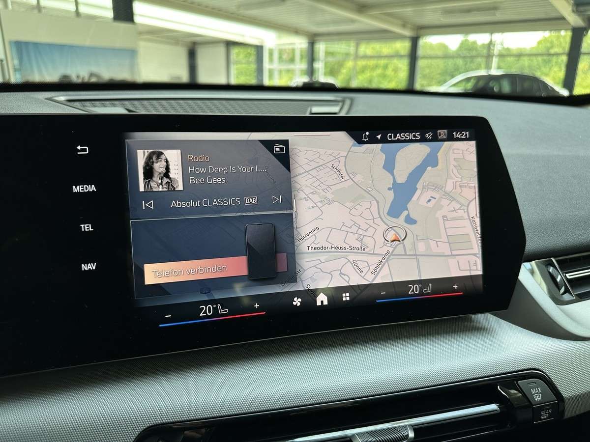 Fahrzeugbild eines BMW iX1