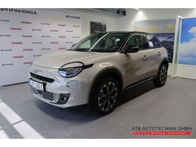 Fahrzeugbild eines Fiat 600 Elektro