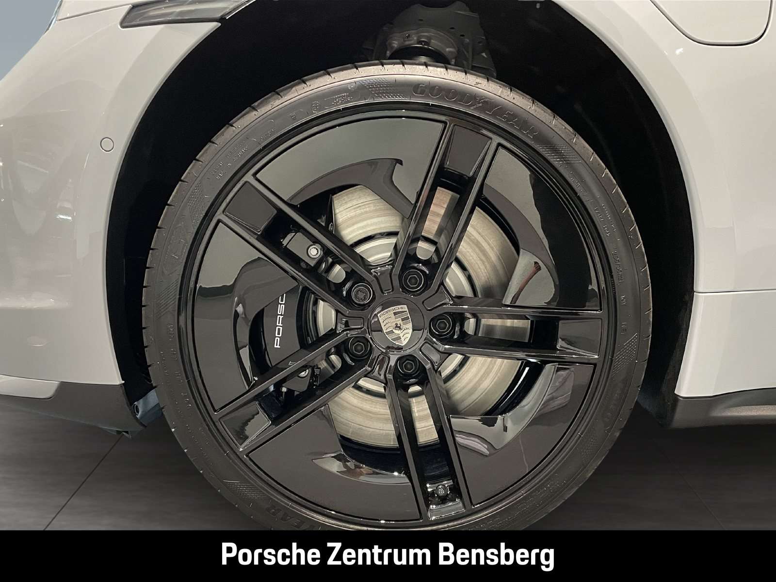 Fahrzeugbild eines Porsche Taycan