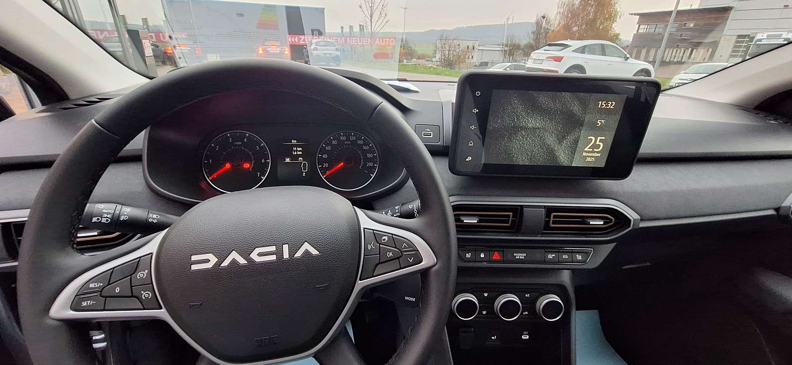 Fahrzeugbild eines Dacia Sandero