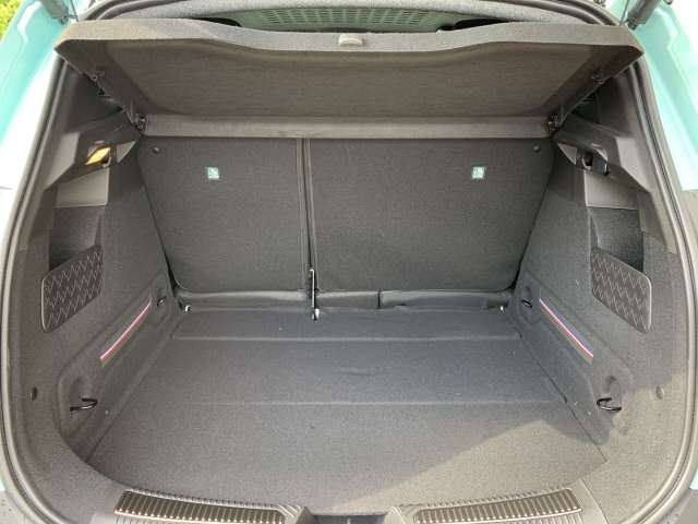 Fahrzeugbild eines Renault 4 E-TECH