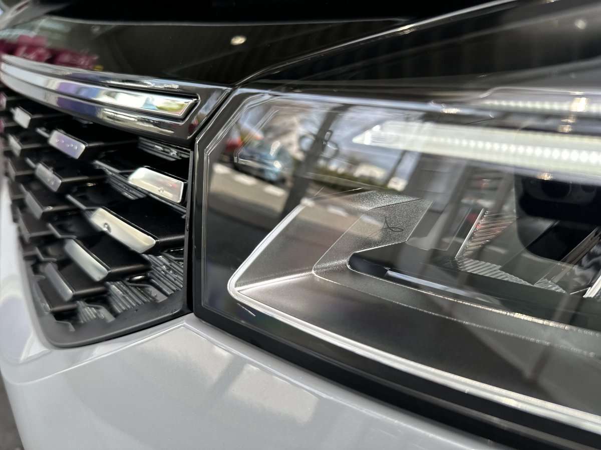 Fahrzeugbild eines Renault Clio