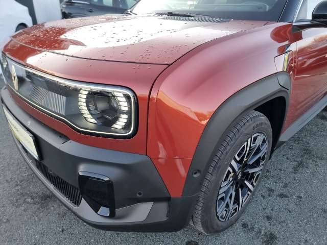 Fahrzeugbild eines Renault 4 E-TECH