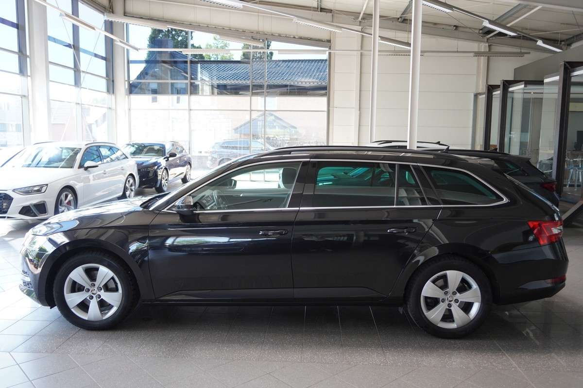 Fahrzeugbild eines Skoda Superb