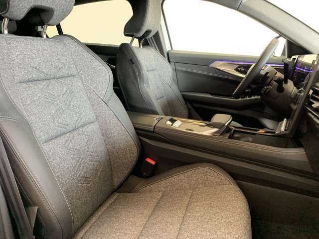 Fahrzeugbild eines Renault Rafale