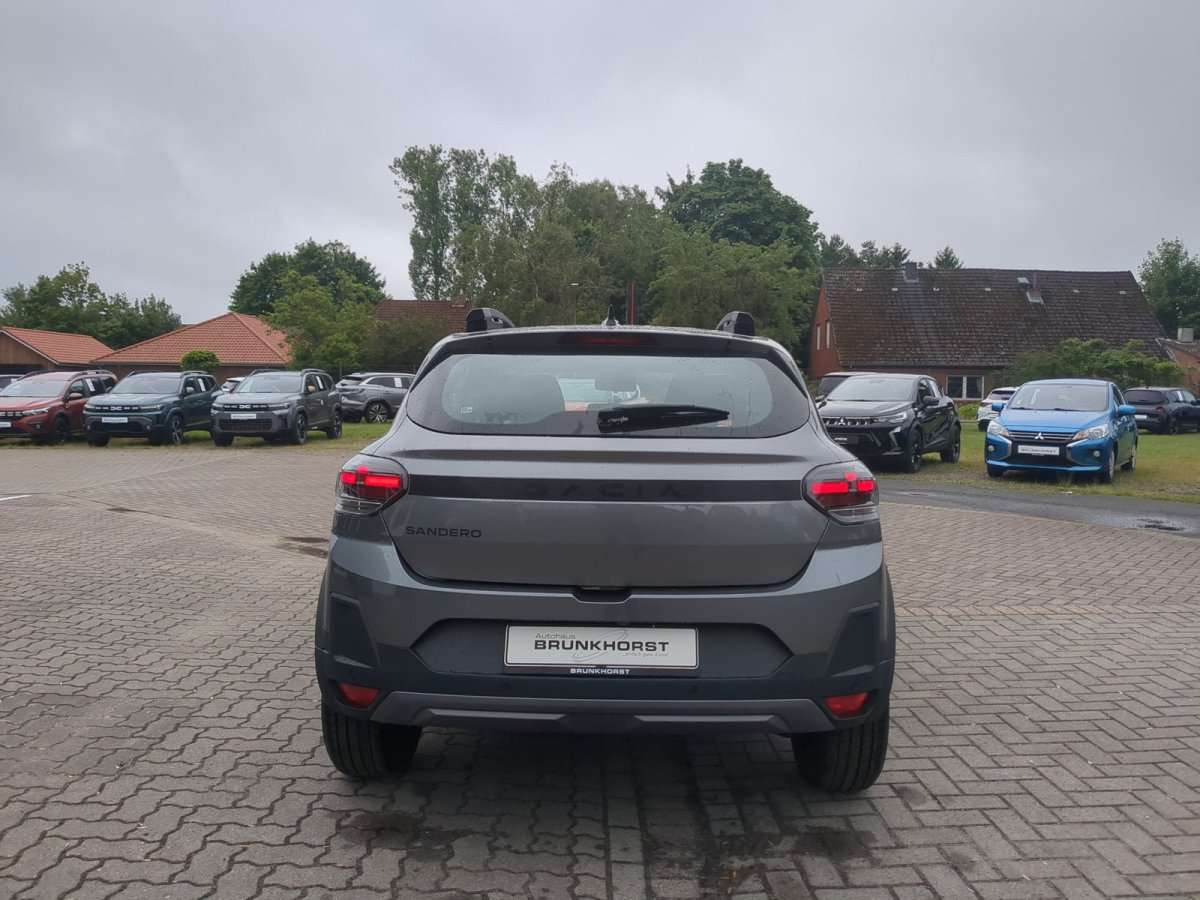 Fahrzeugbild eines Dacia Sandero