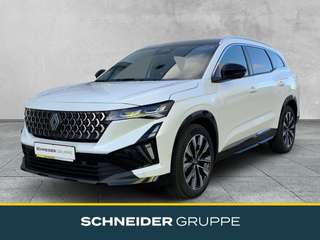 Schräge Frontansicht auf einen Renault Espace , freigestellt