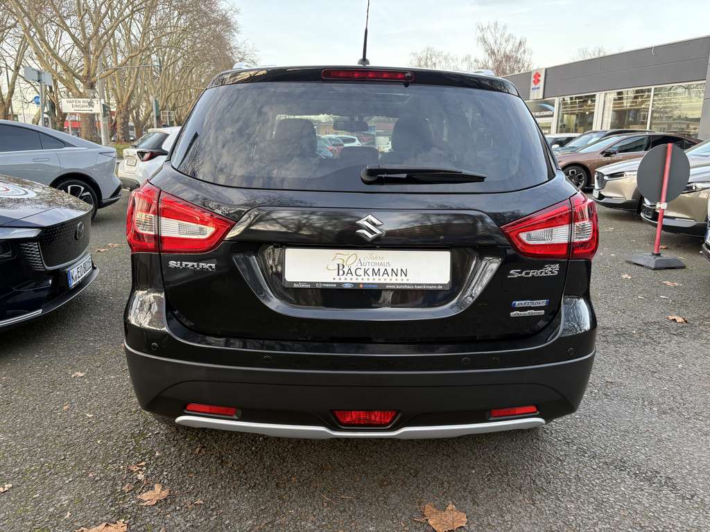 Fahrzeugbild eines Suzuki S-Cross