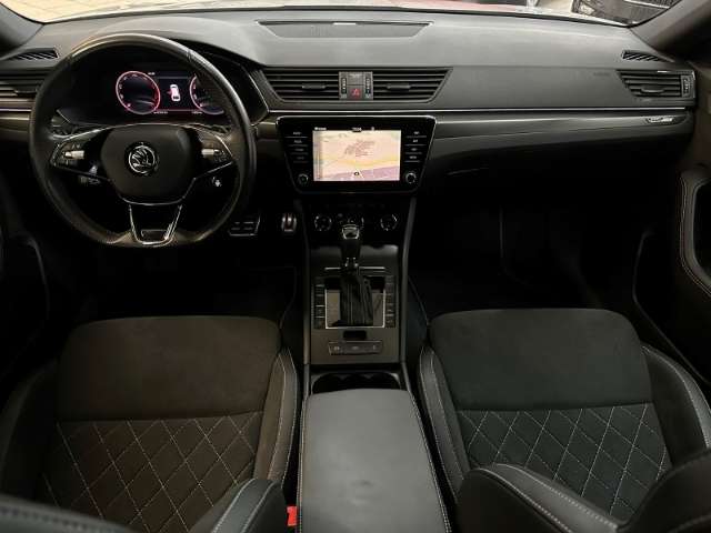 Fahrzeugbild eines Skoda Superb