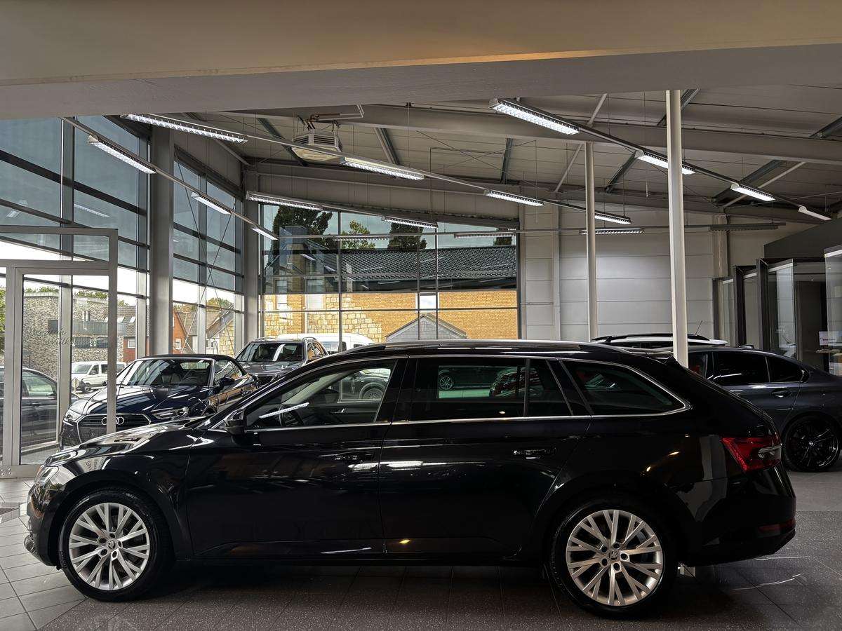 Fahrzeugbild eines Skoda Superb