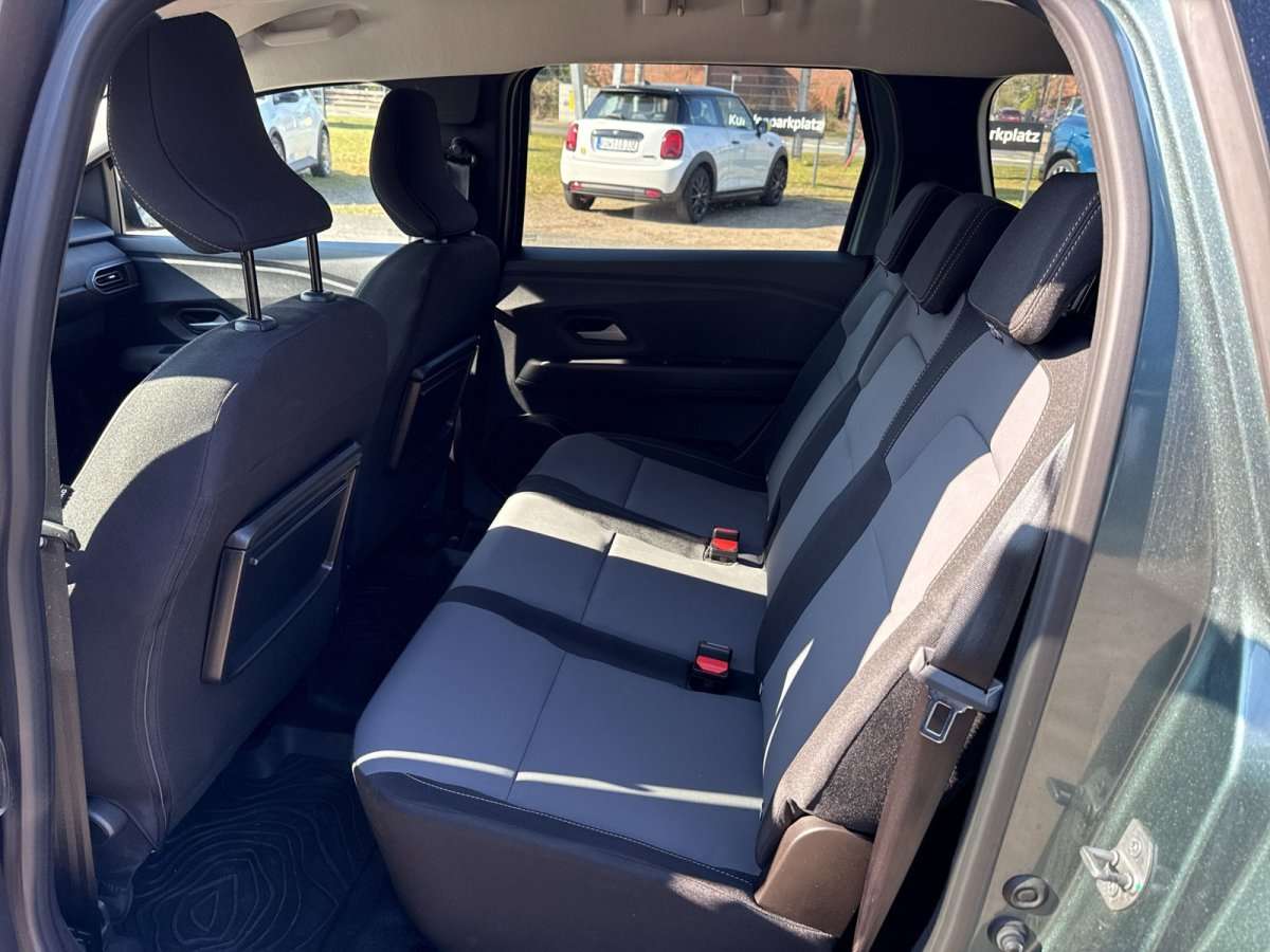 Fahrzeugbild eines Dacia Jogger