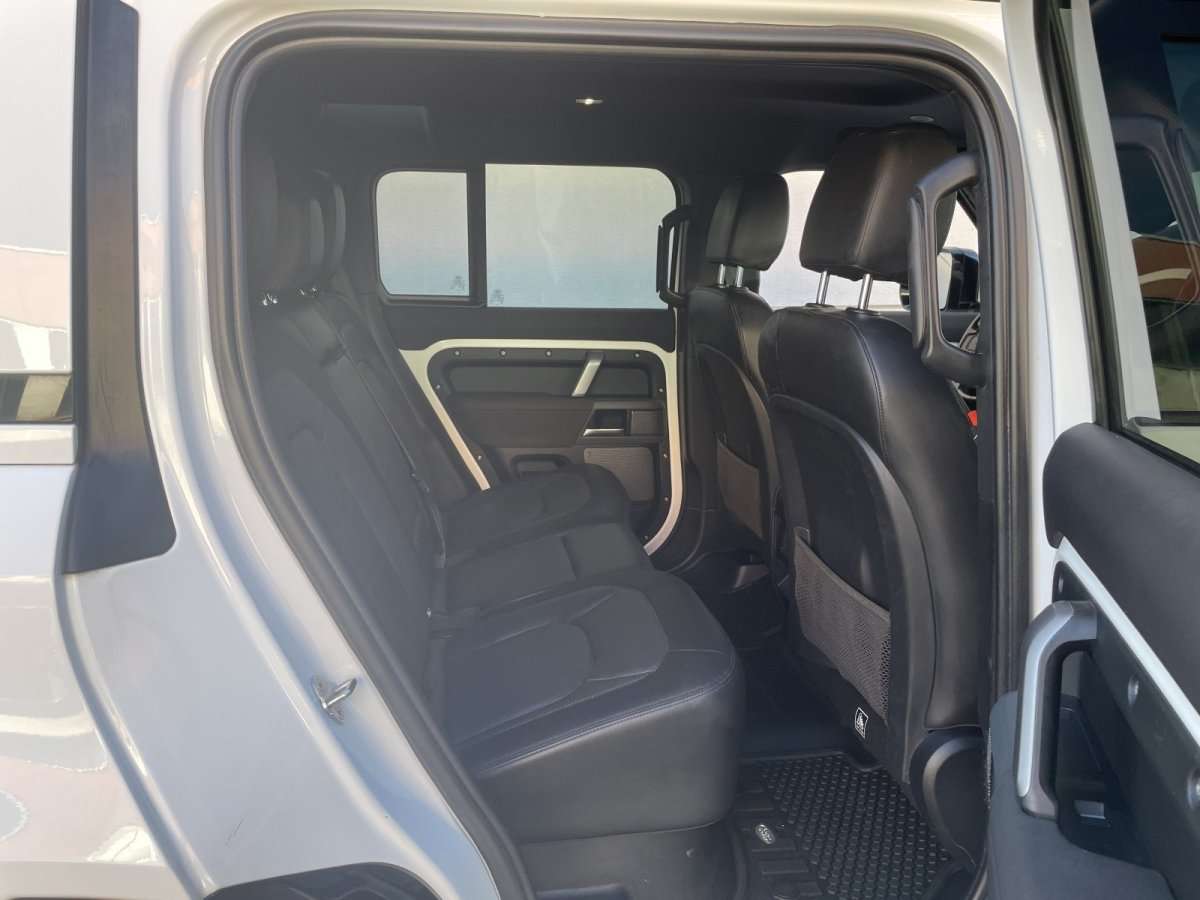 Fahrzeugbild eines Land Rover Defender