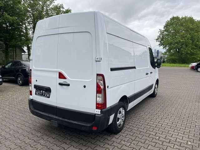 Fahrzeugbild eines Renault Master