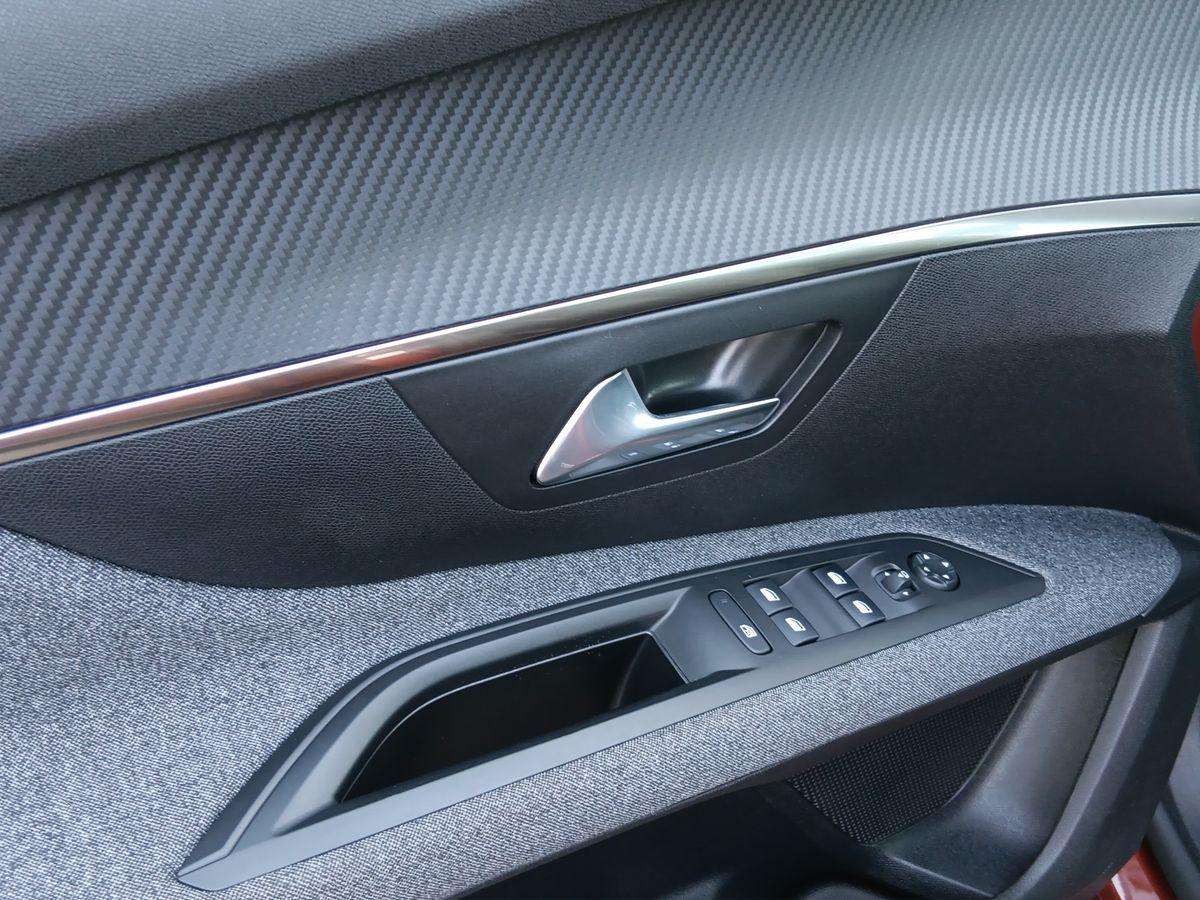 Fahrzeugbild eines Peugeot 5008