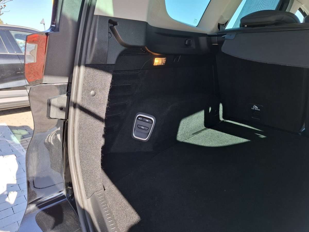 Fahrzeugbild eines Renault Grand Scénic