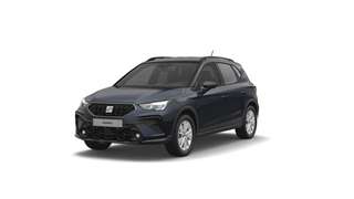 Schräge Frontansicht auf einen SEAT Arona , freigestellt