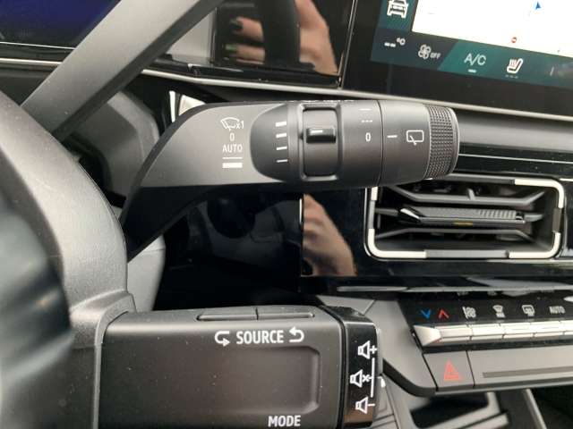 Fahrzeugbild eines Renault 4 E-TECH