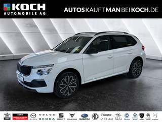 Schräge Frontansicht auf einen Skoda Kamiq , freigestellt