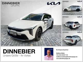 Schräge Frontansicht auf einen Kia K4 , freigestellt