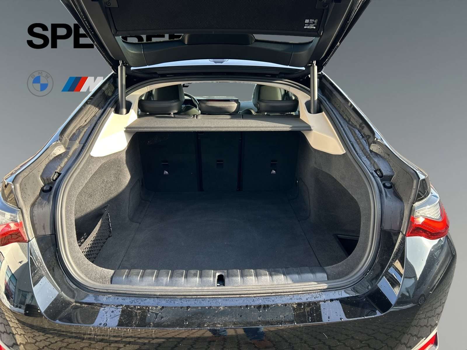 Fahrzeugbild eines BMW i4