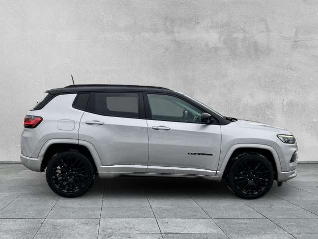 Fahrzeugbild eines Jeep Compass