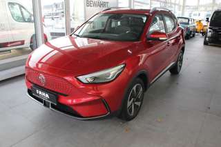 Schräge Frontansicht auf einen MG ZS , freigestellt